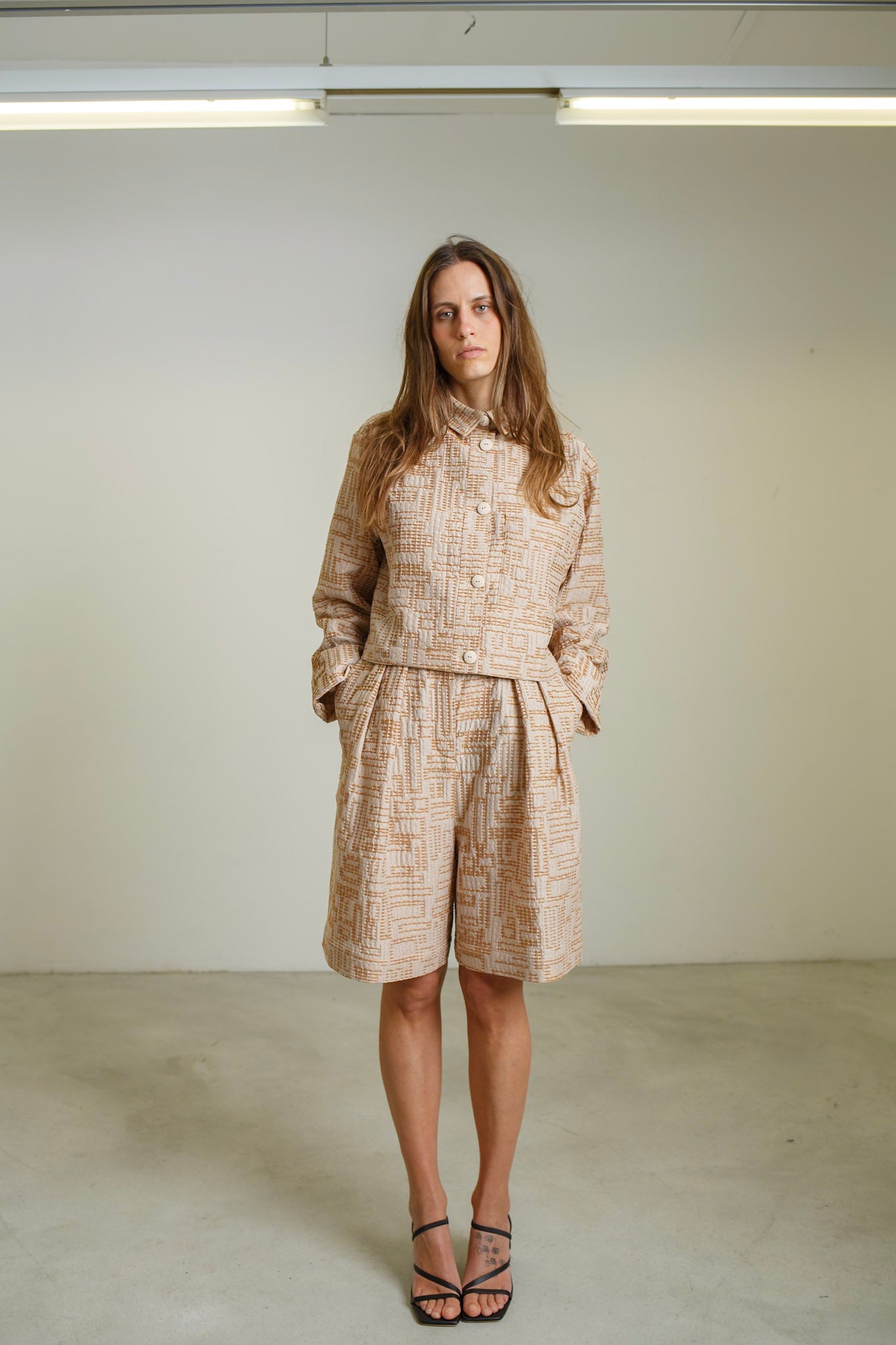 WJ01 - Beige Short Working Jacket