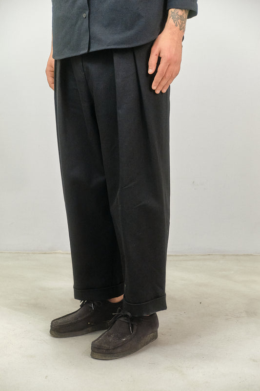 PA06 High-Waisted Trousers - Detailed View