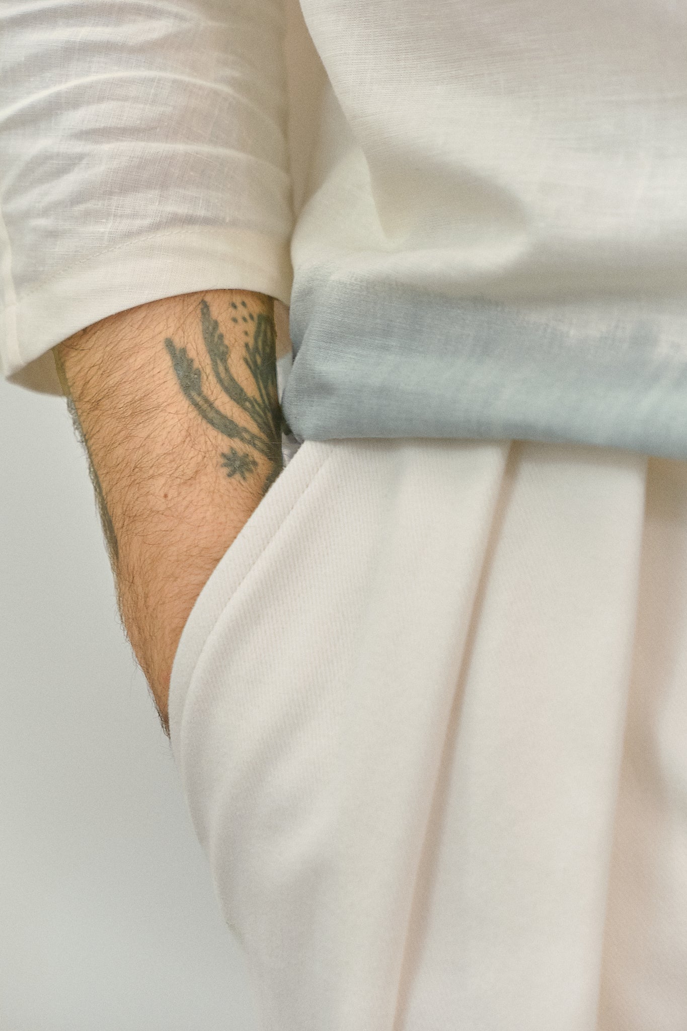 CA01 - Gradient White Cream Kimono Sleeve Shirt