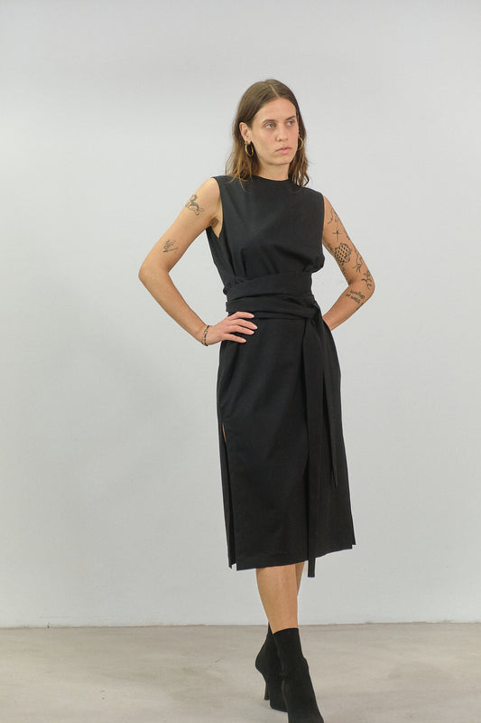 AB06 - Black Sleek Straight-Line Dress