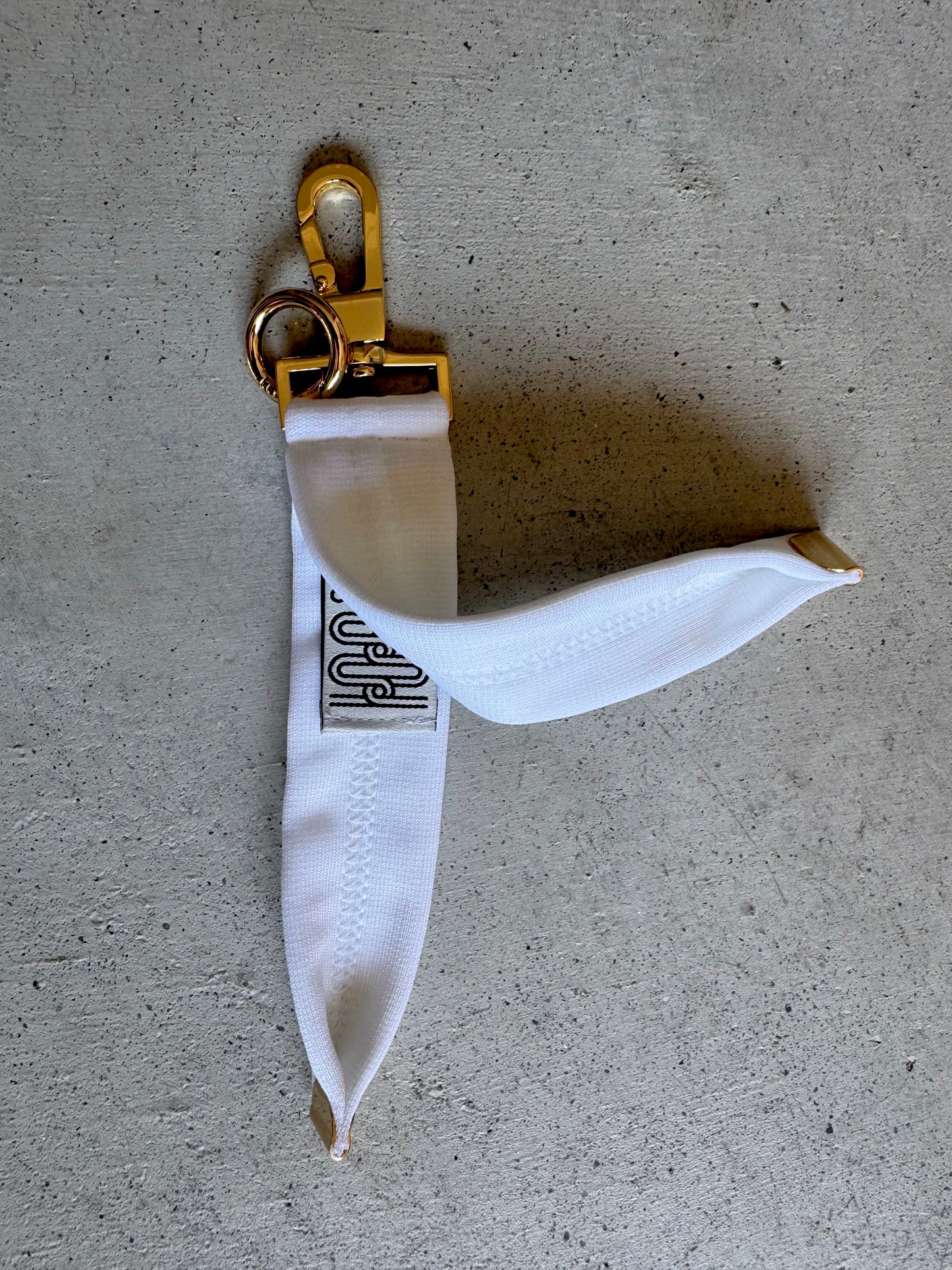 KH01 - Keyhanger, White