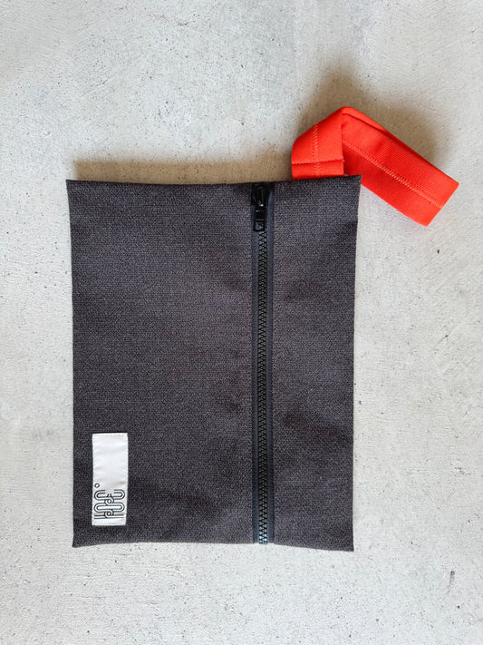 PO01 - Wristlet pouch