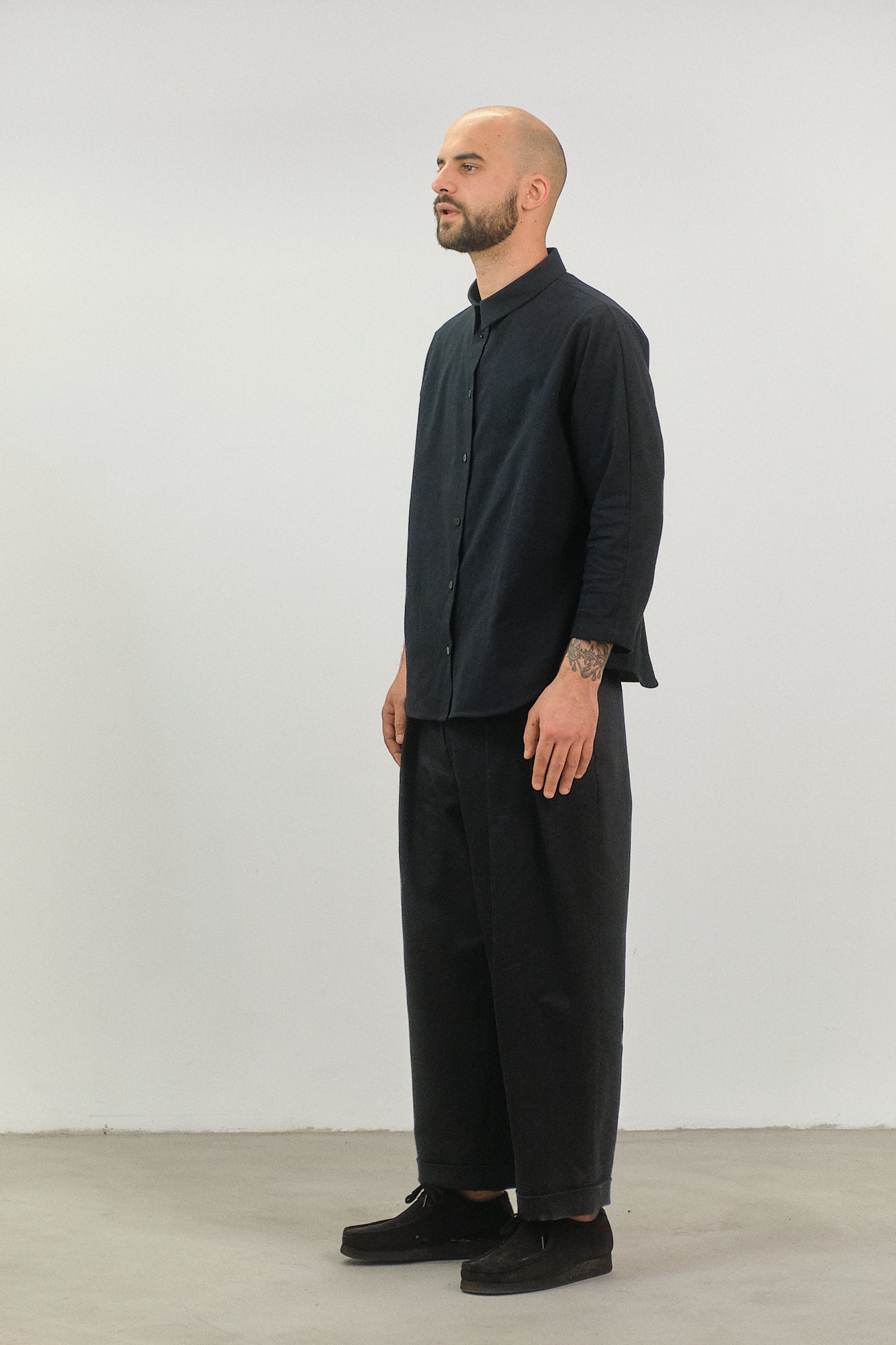 PA06 High-Waisted Trousers - Side View
