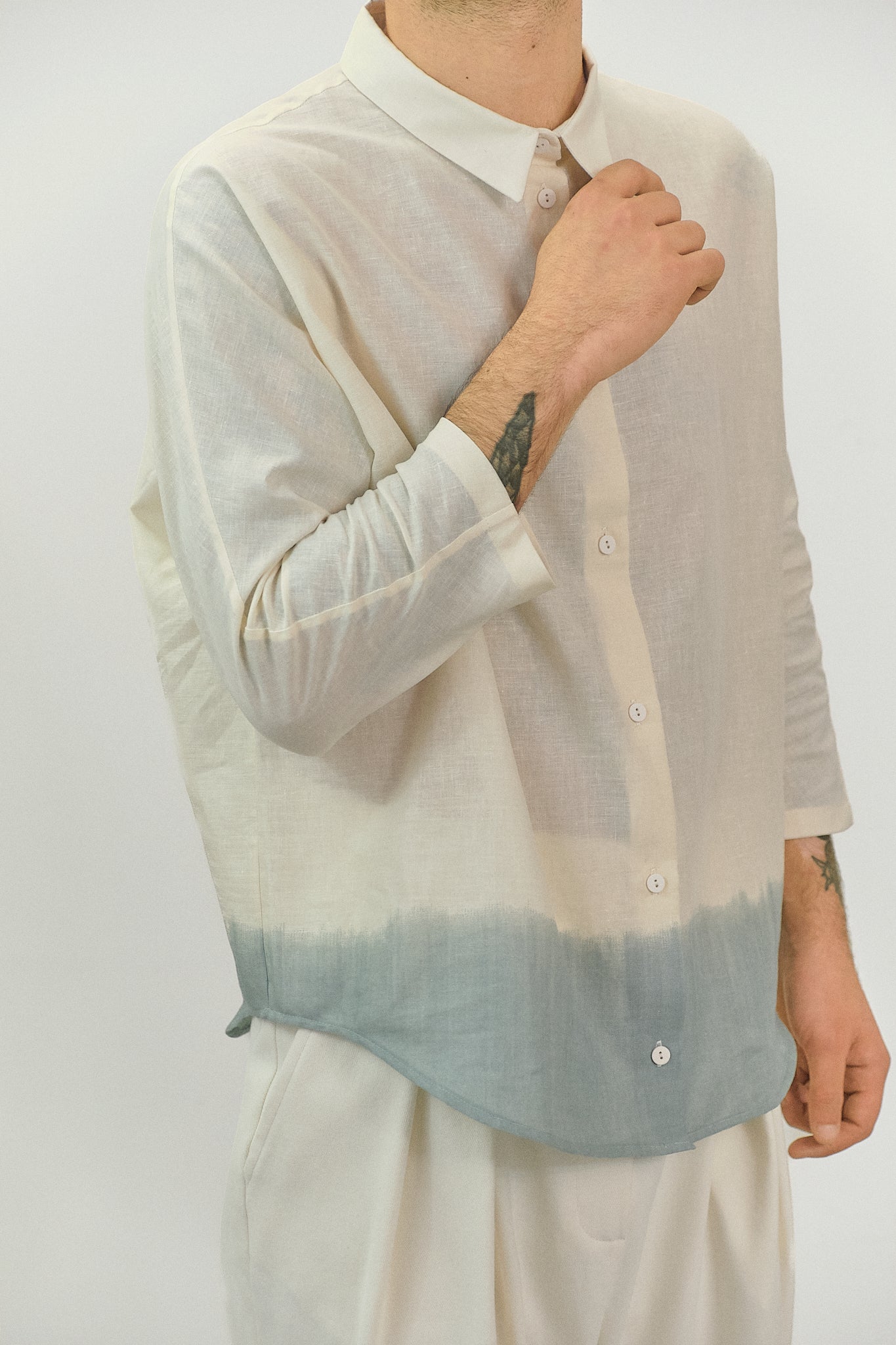 CA01 - Gradient White Cream Kimono Sleeve Shirt