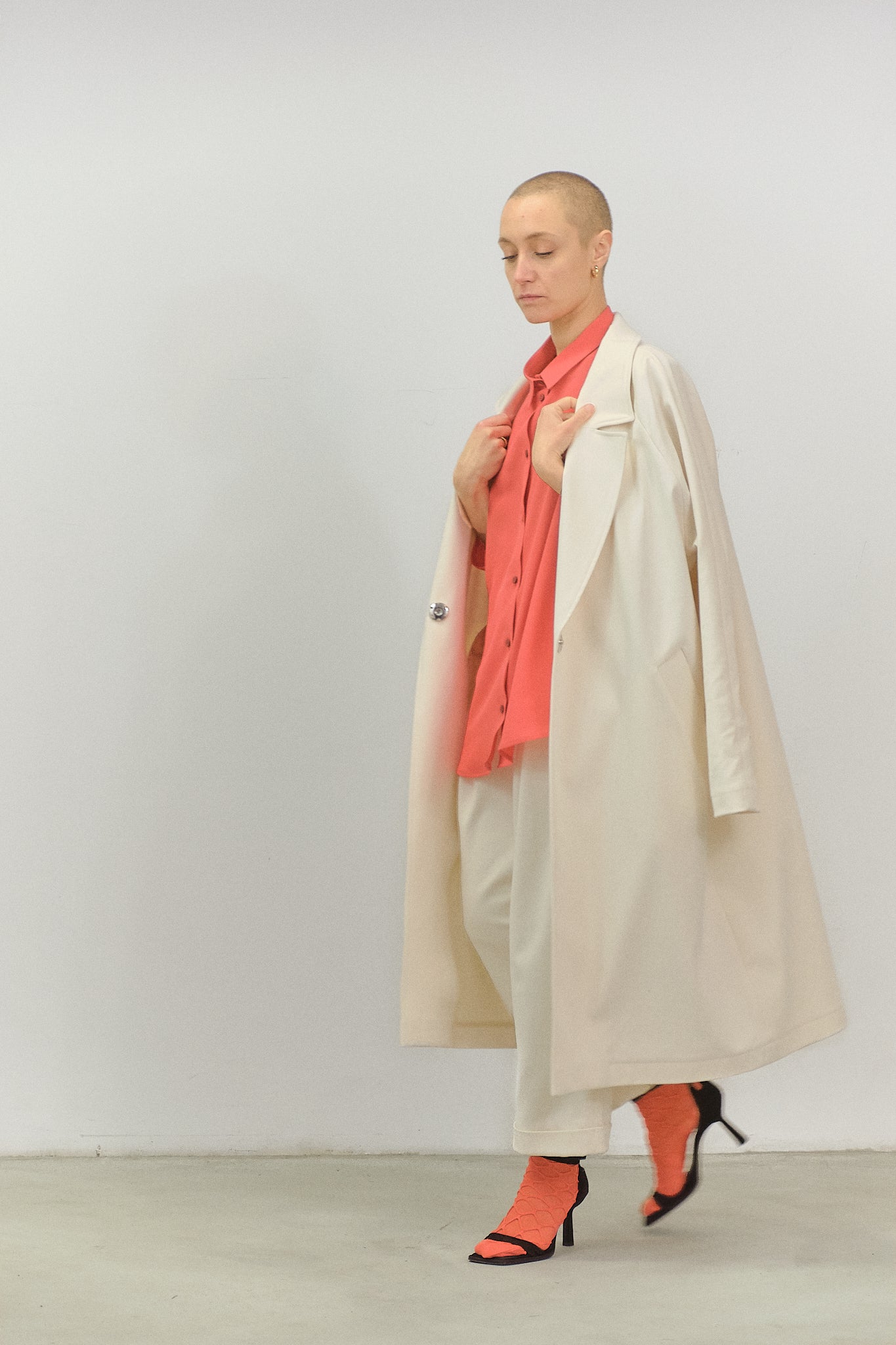 GI08 - White Gabardine Cotton Overcoat