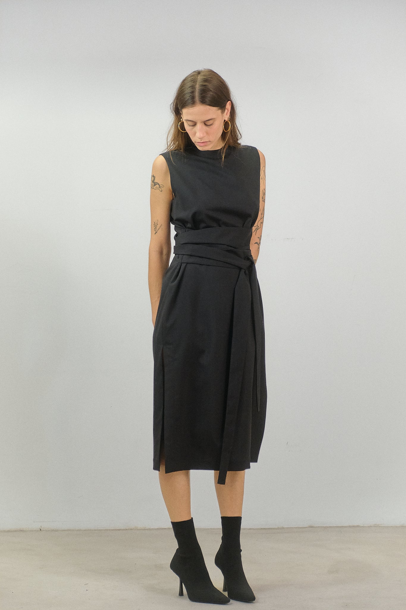 AB06 - Black Sleek Straight-Line Dress