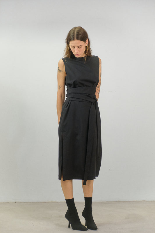 AB06 - Black Sleek Straight-Line Dress