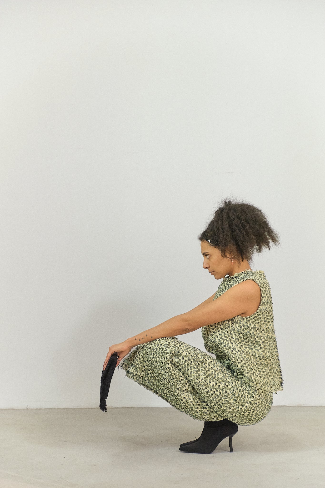 TO12 - Bouclé Sleeveless Cross-Back Top